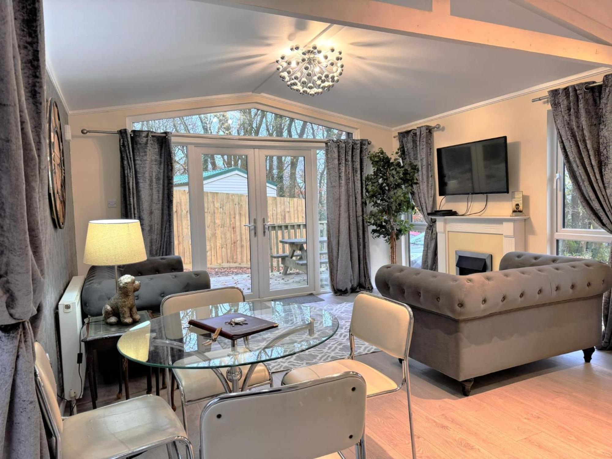 Welsh Villa-Hot Tub-Tenby-Carmarthen-Forestsetting 外观 照片