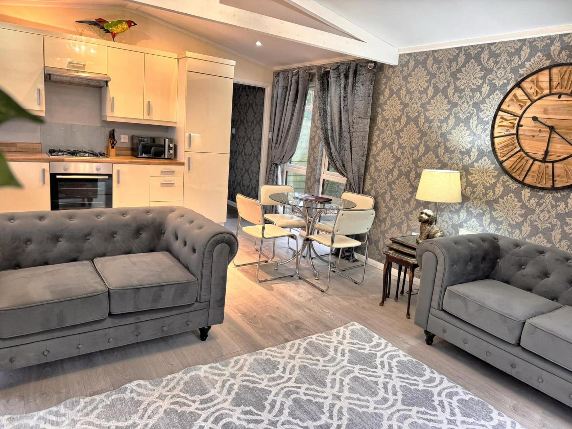 Welsh Villa-Hot Tub-Tenby-Carmarthen-Forestsetting 外观 照片